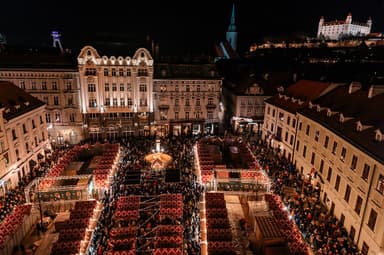 Vianočné trhy Bratislava 2025/2026: program, lokality, otváracie hodiny a praktické tipy