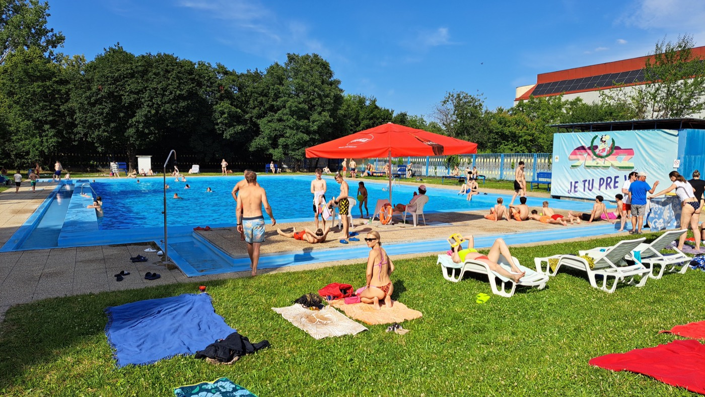 Mestské kúpalisko Krasňany – kúpalisko v Bratislave (Rača)